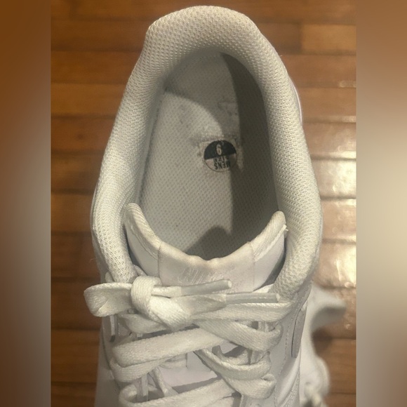 Nike Air Force 1 Low '07 Triple White CW2288-111 Men's Size 9 - Picture 11 of 13